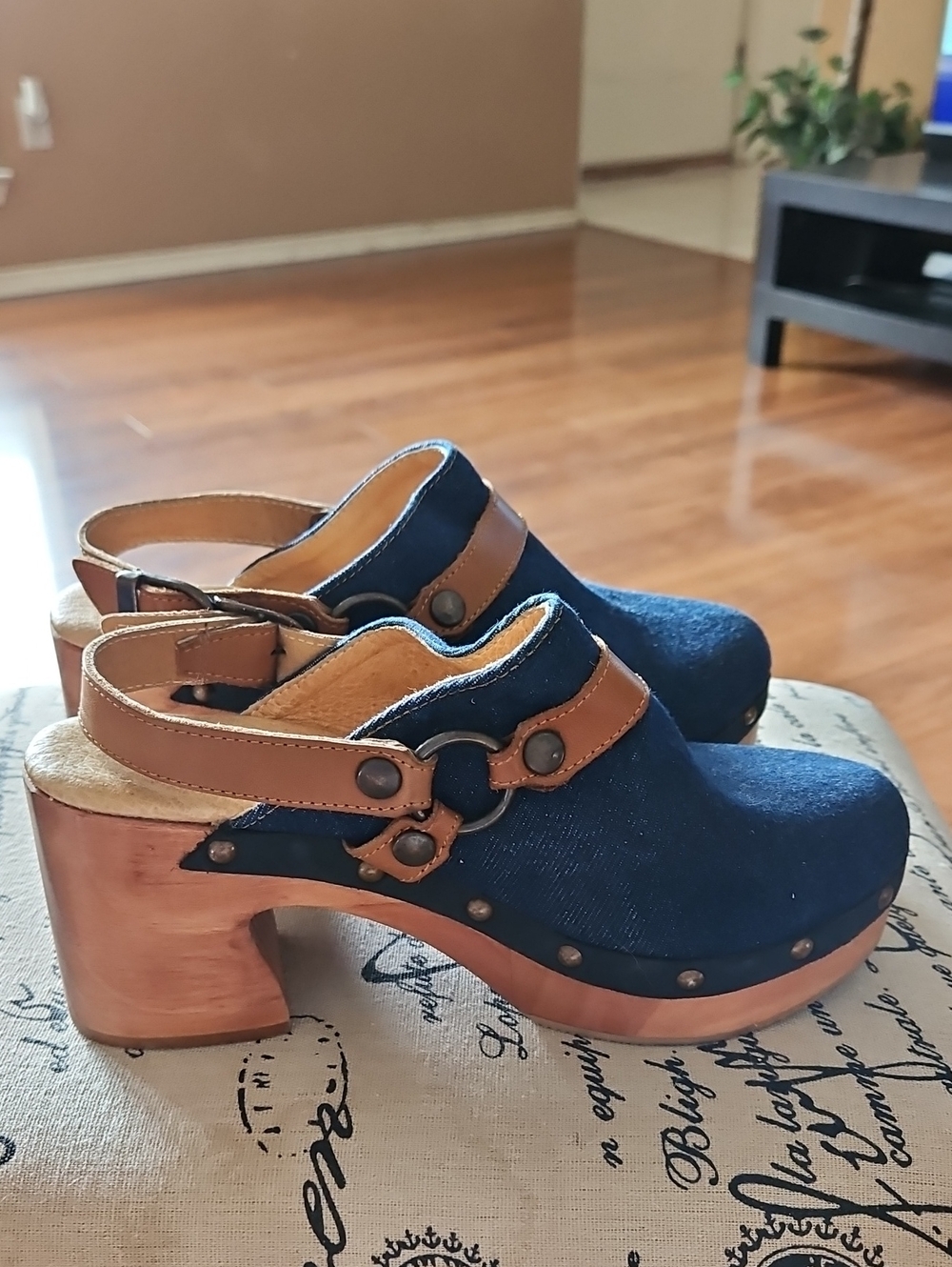 Five Wodds Women's Navy Blue Denim Slingback Clog Heels with Brown Leather Trim.